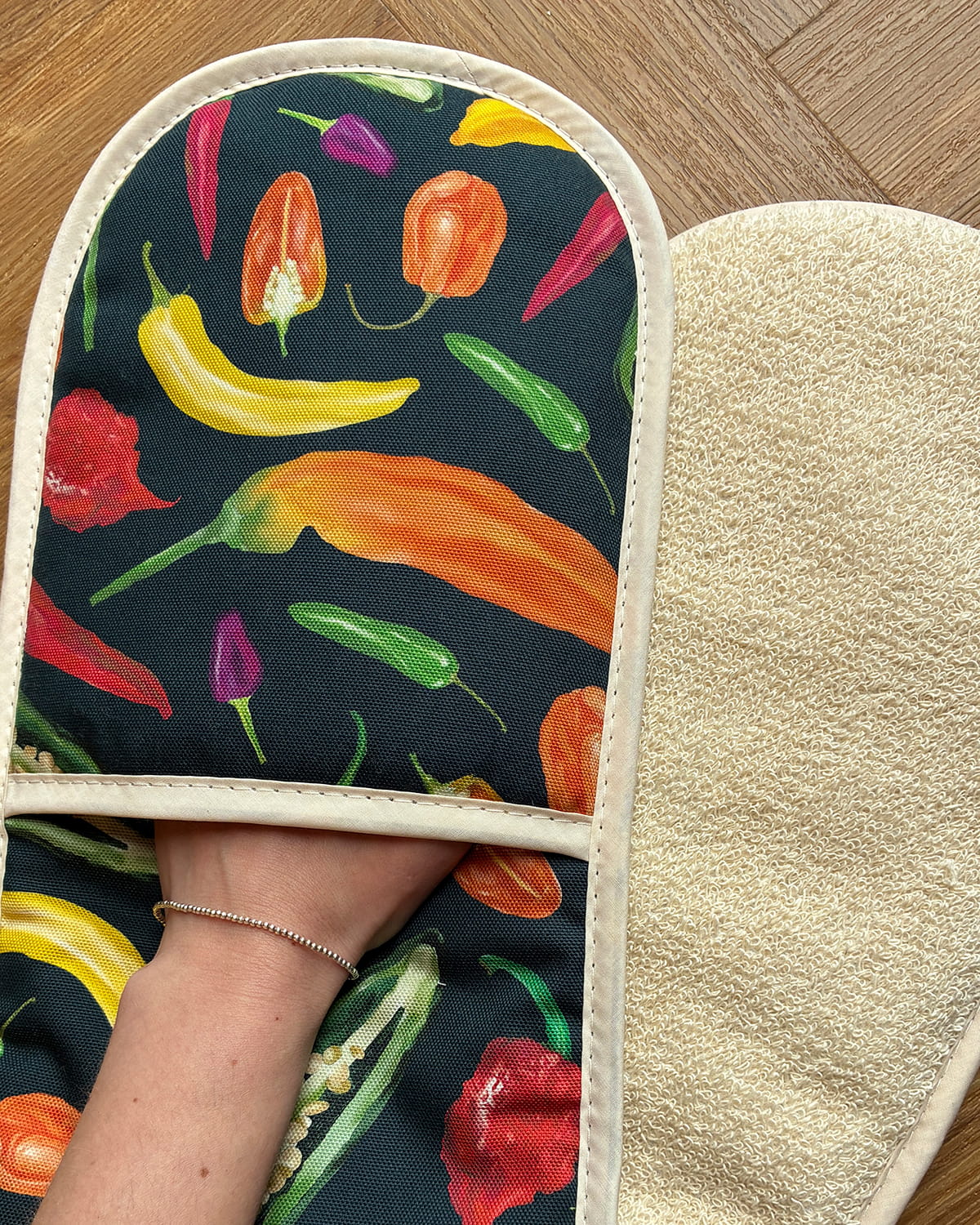 Chilli Oven Glove, For The Spice Lovers